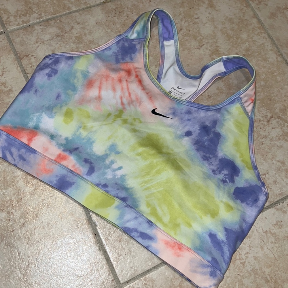 NWOT Plus size Nike sports cropped bra top